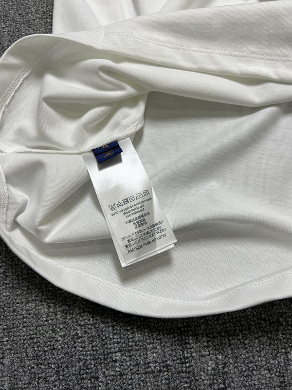 ブランドTシャツ着用イメージ